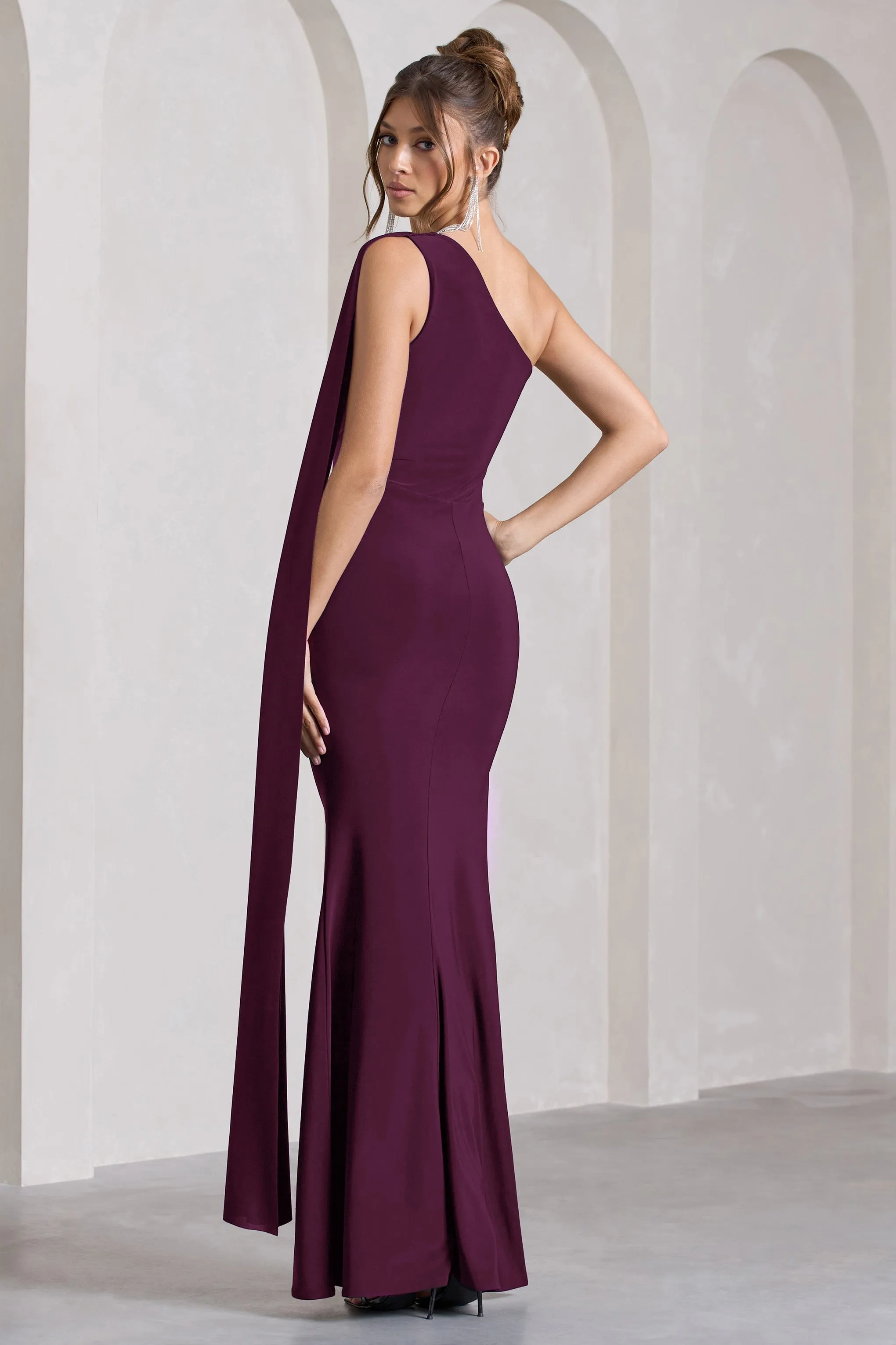 Adelaide | Robe longue prune asymétrique sans manches et fente sur le côté