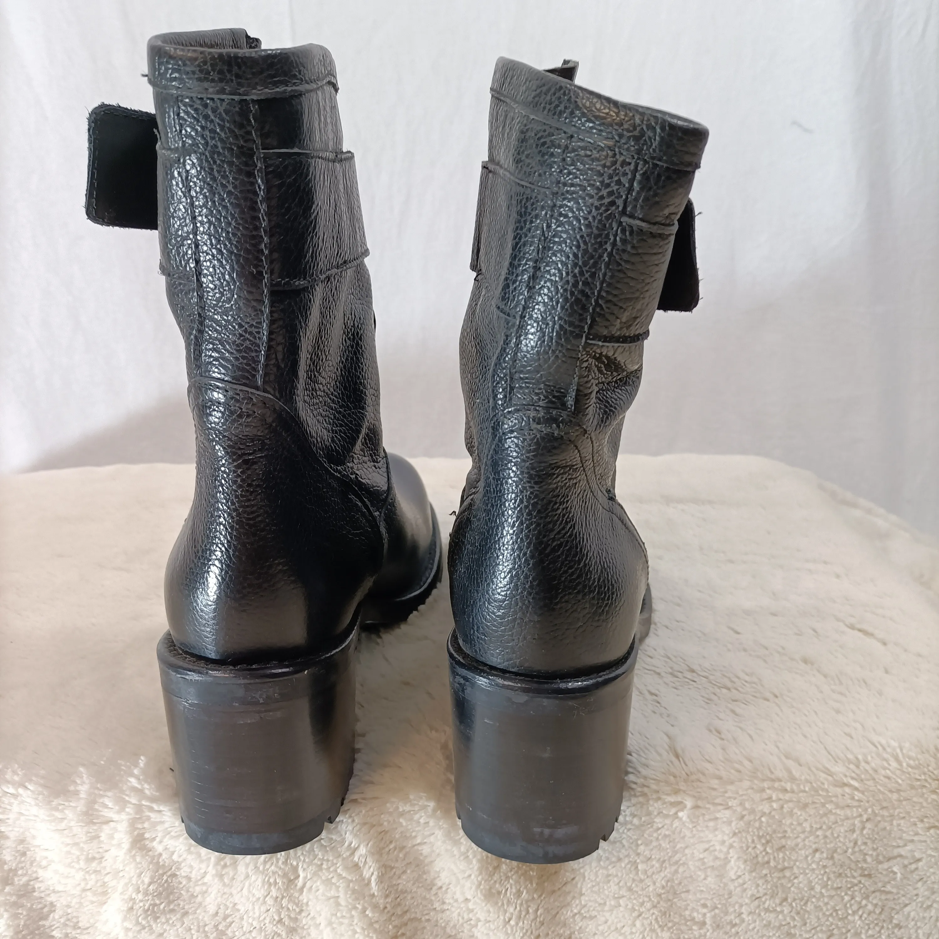 Boots biker à gros talons, tout cuir, semelle crantée en gomme - M-V - Pointure 40 