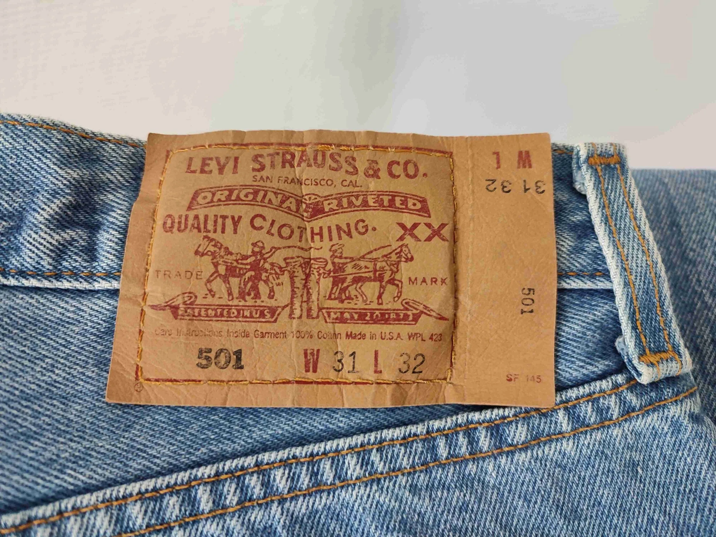 Jean Levi's 501 W31L32