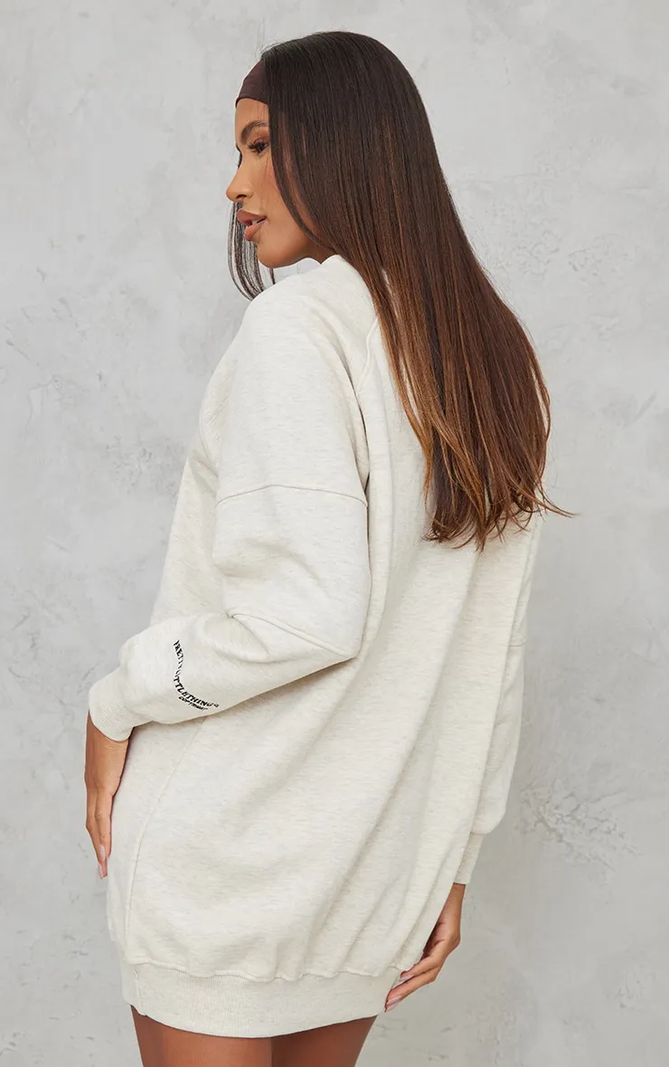 PRETTYLITTLETHING Robe en sweat avoine oversize à manches raglan