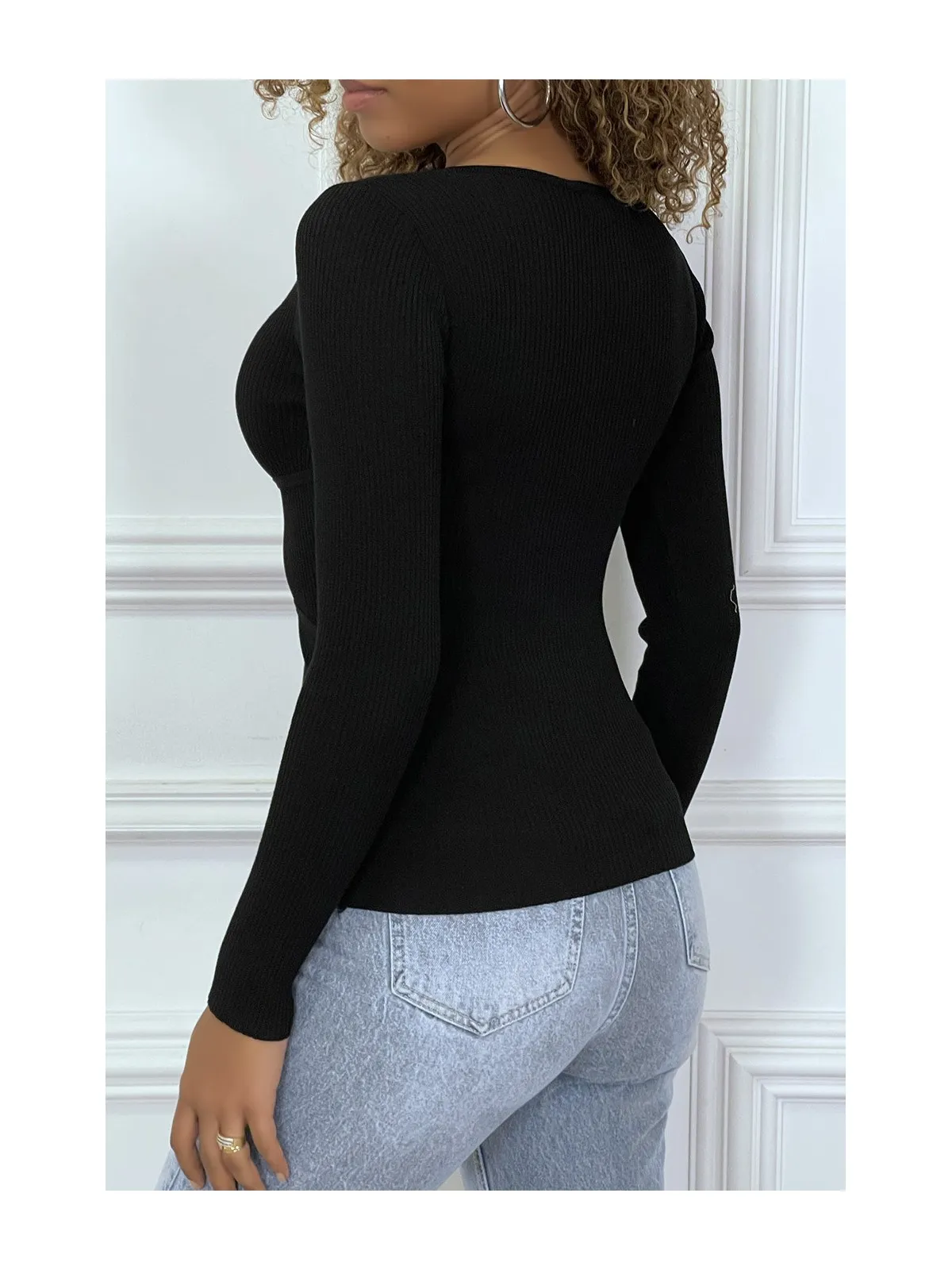 Pull unicolor noir cotelé avec bandes