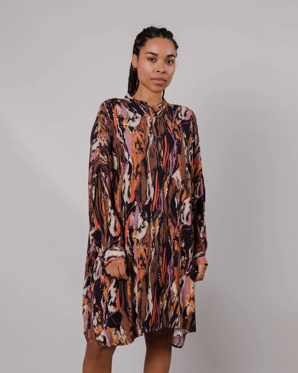 Robe manches longues à motif en ecovero | mulicolore "etna oversize mao dress brown" femme