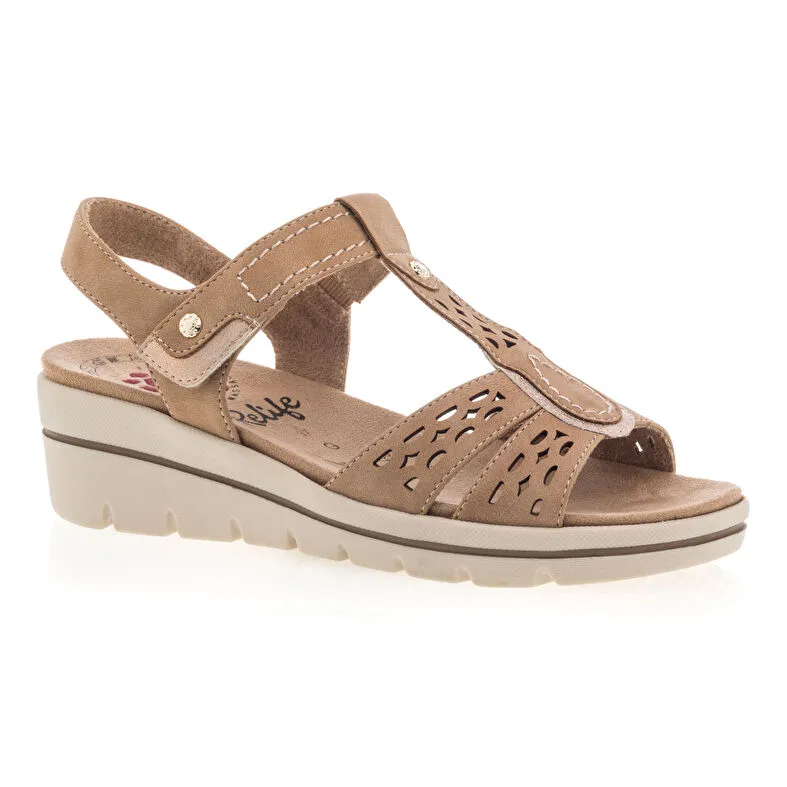 Sandales / nu-pieds Femme Marron Relife : Sandales / Nu-pieds . Besson Chaussures