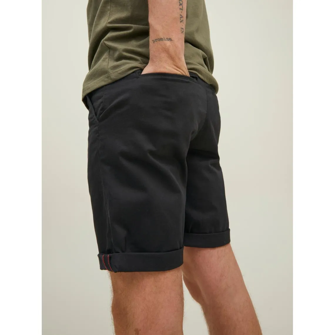 Short chino homme noir en coton | 3 Suisses