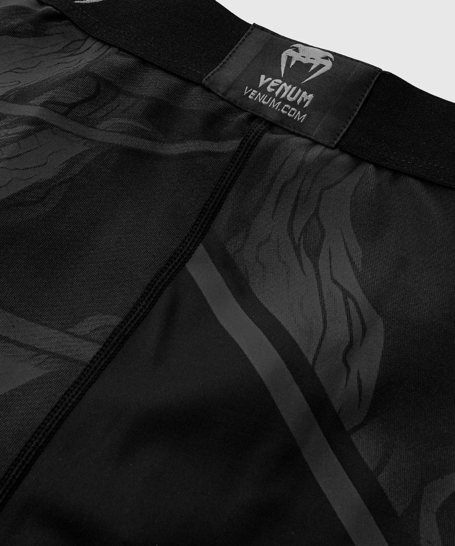 Short de compression Venum Devil - Noir/Noir