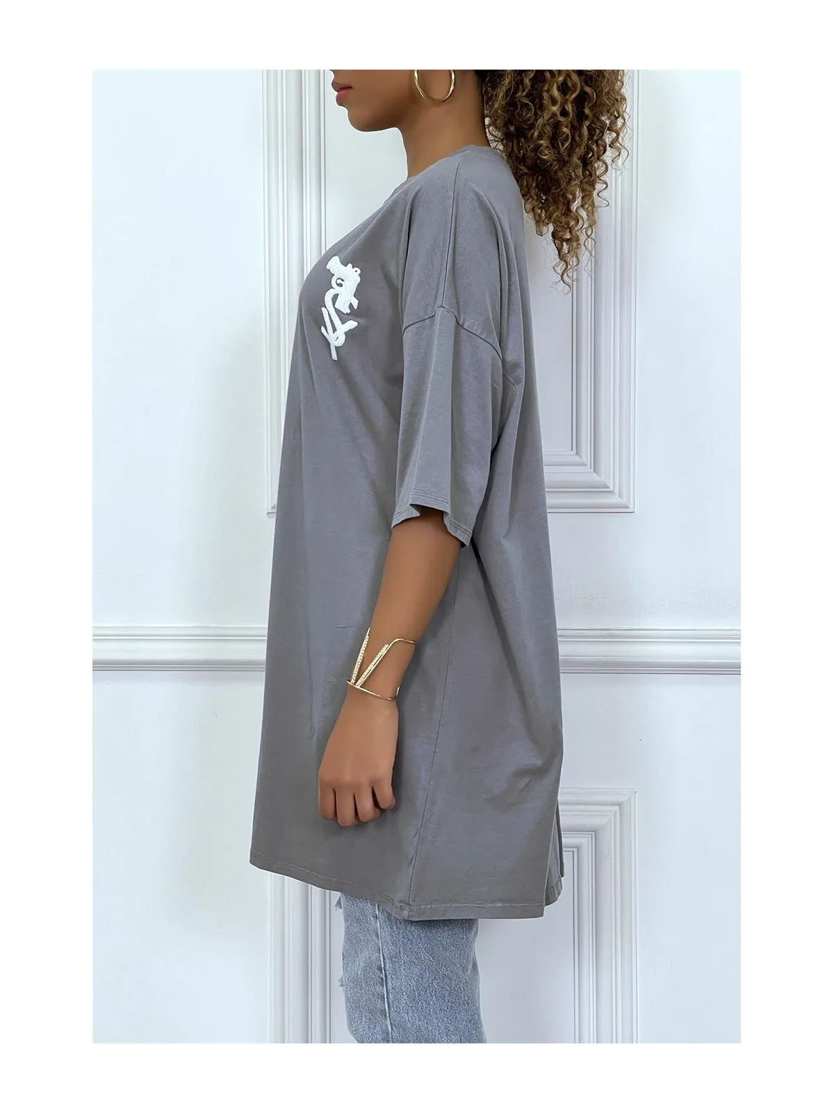 Tee-shirt oversize anthracite tendance avec dessin en coton