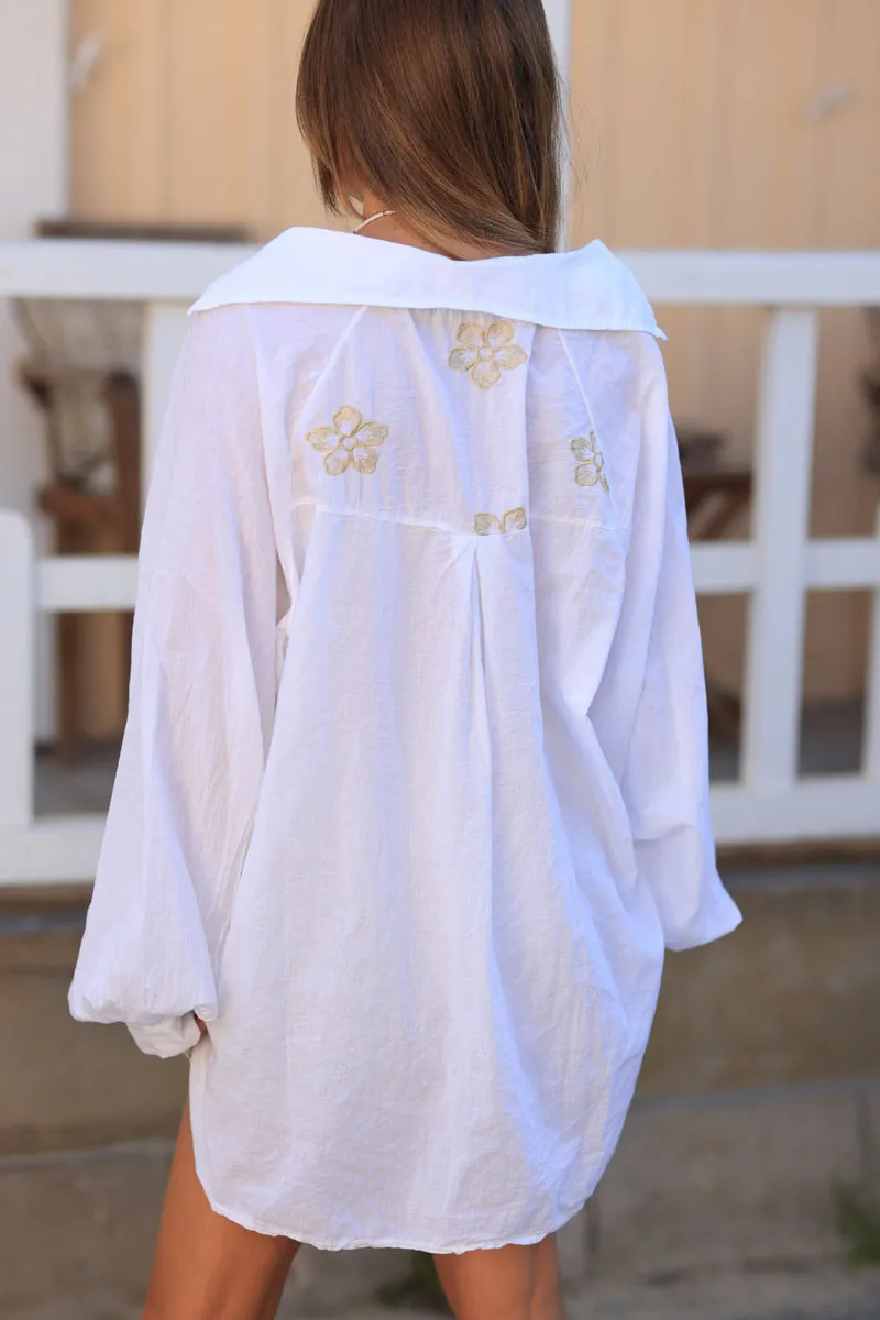 Tunique blanche col chemise en coton fleurs dorées brodées