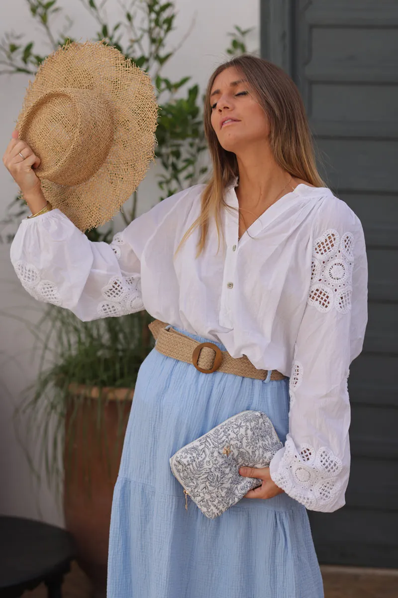 Tunique blanche en coton col boutons broderie fleurs en crochet