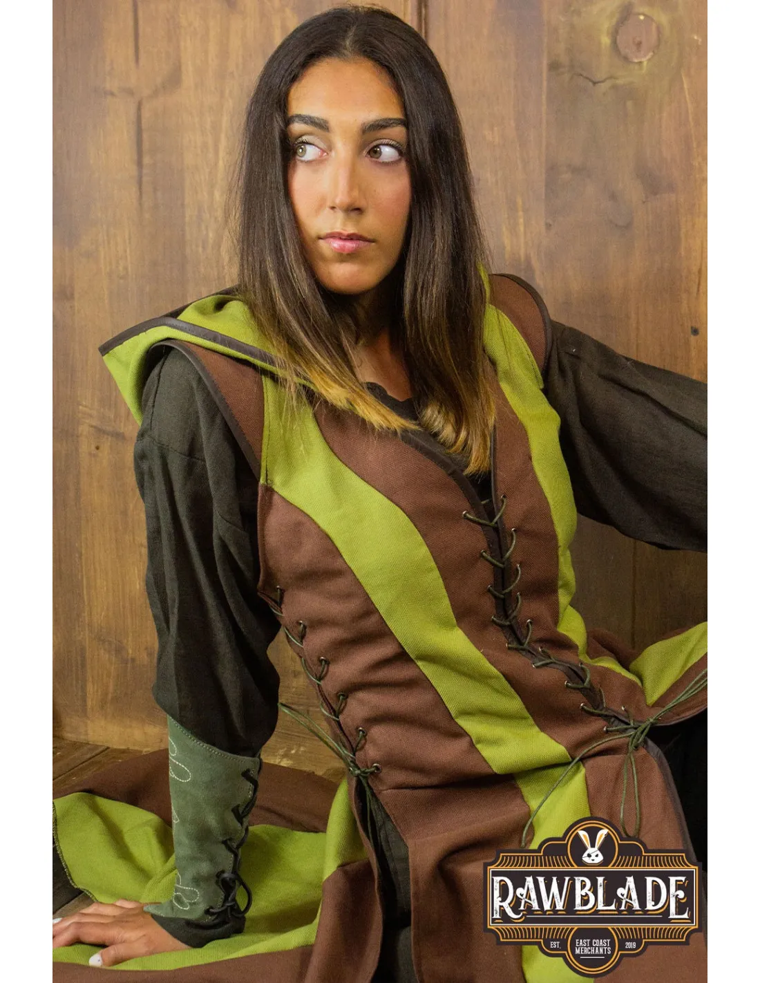 Tunique médiévale pour femme archer Arylith - Marron et Vert ⚔️ Boutique Épées